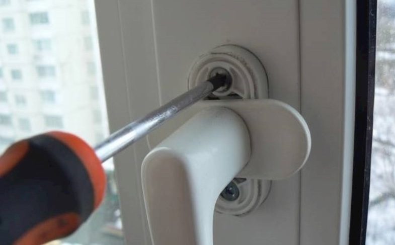 علل خرابی دستگیره پنجره UPVC