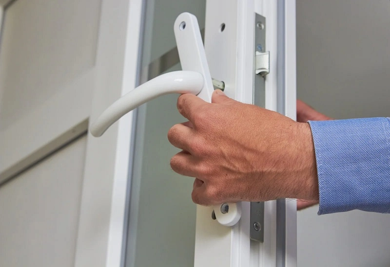 هزینه تعمیر قفل درب و پنجره upvc
