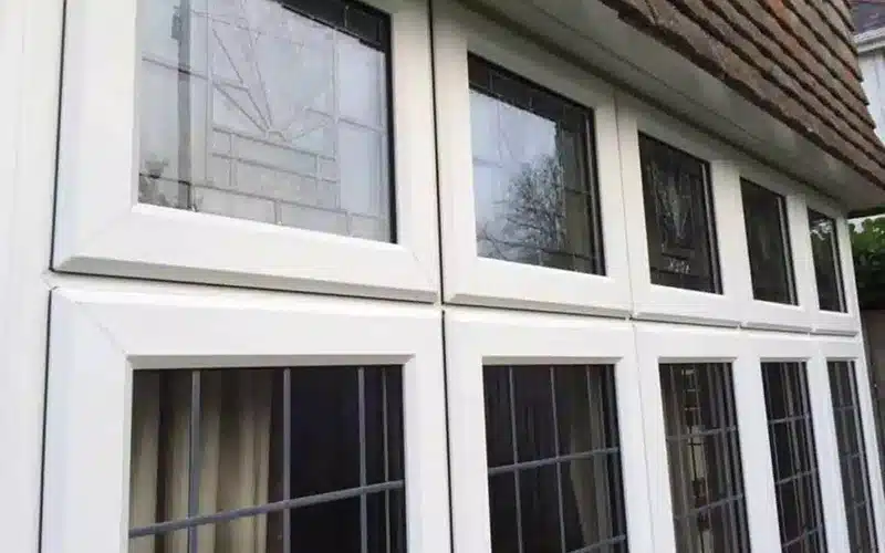 نشانههای اولیه تاب برداشتن پنجره UPVC